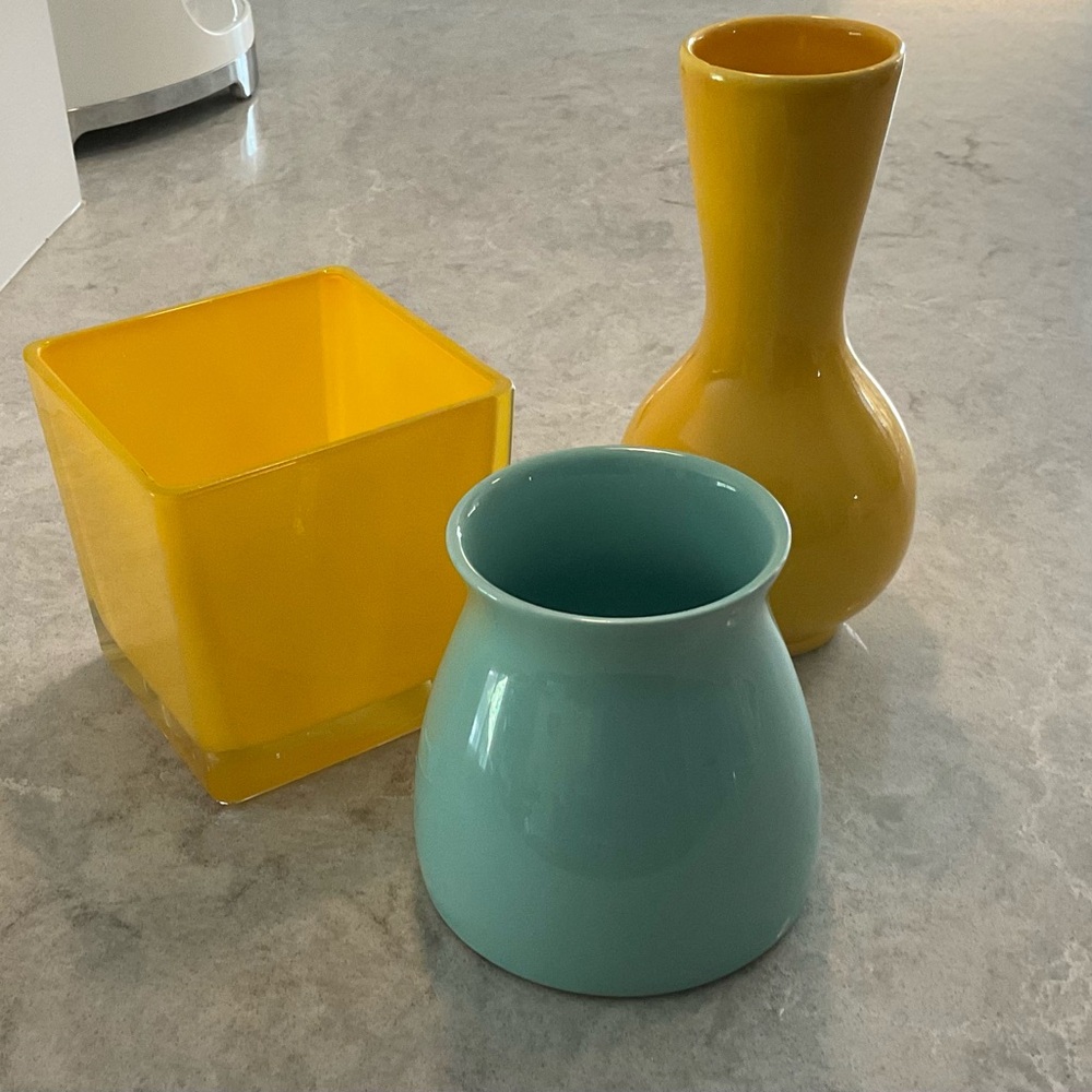 Yellow and Blue Vase Set (vi)